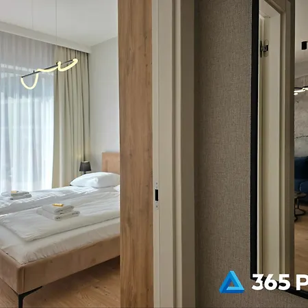 365pam - New Moon Przy Plazy *