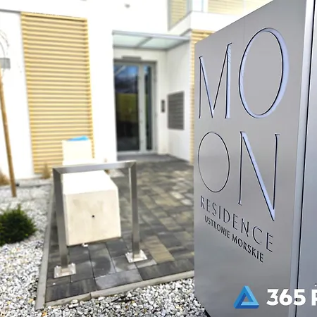 365pam - New Moon Przy Plazy