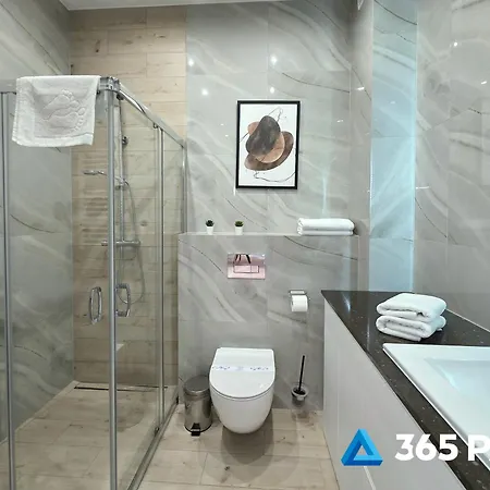 365pam - New Moon Przy Plazy