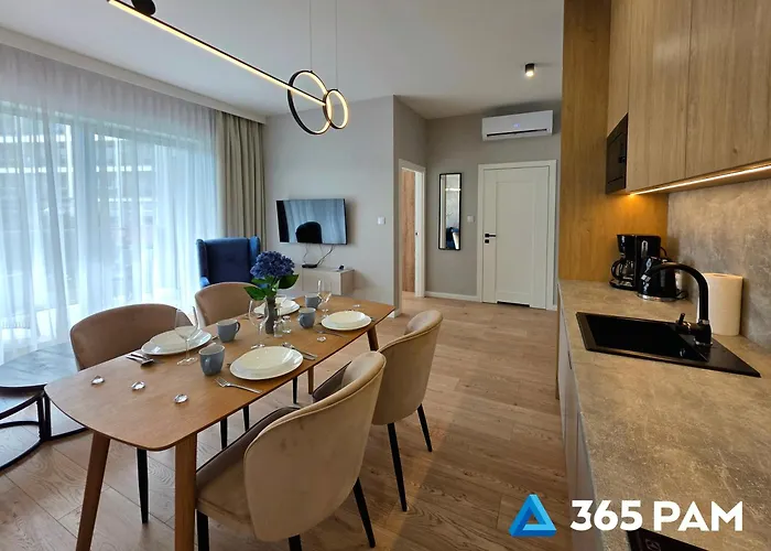 365pam - New Moon Przy Plazy * Ustronie Morskie