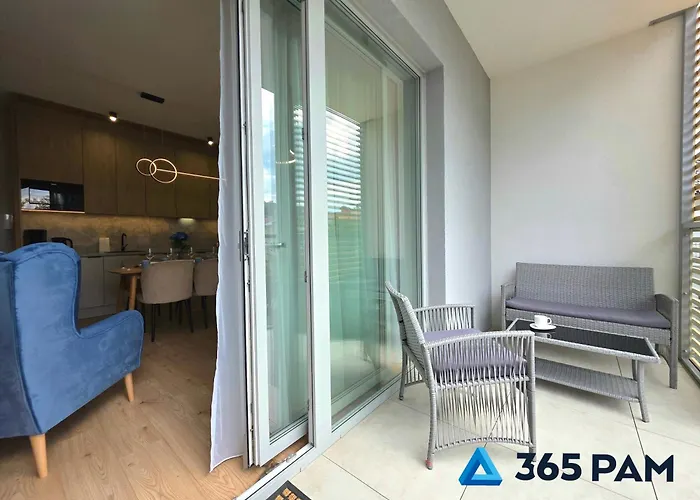 365pam - New Moon Przy Plazy