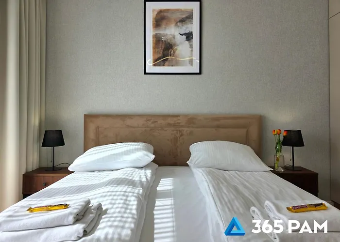 365pam - New Moon Przy Plazy * אוסטרוני מורסקי