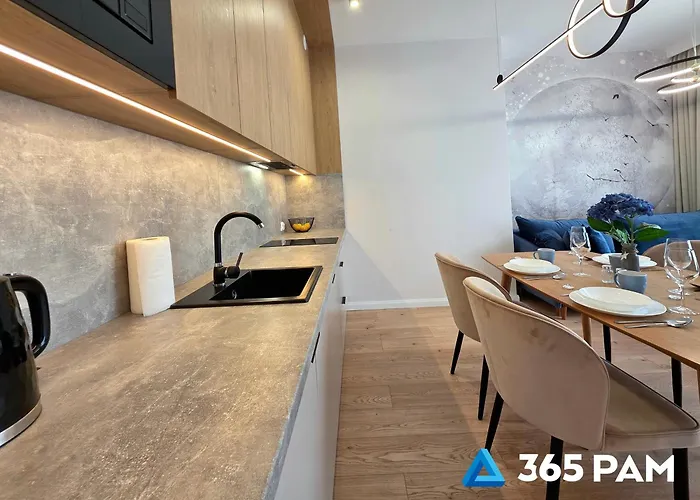 365pam - New Moon Przy Plazy *